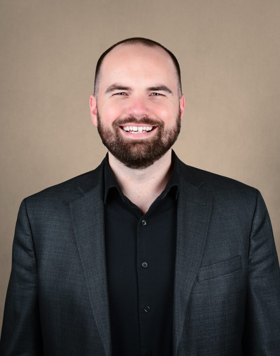 Sam Olson headshot